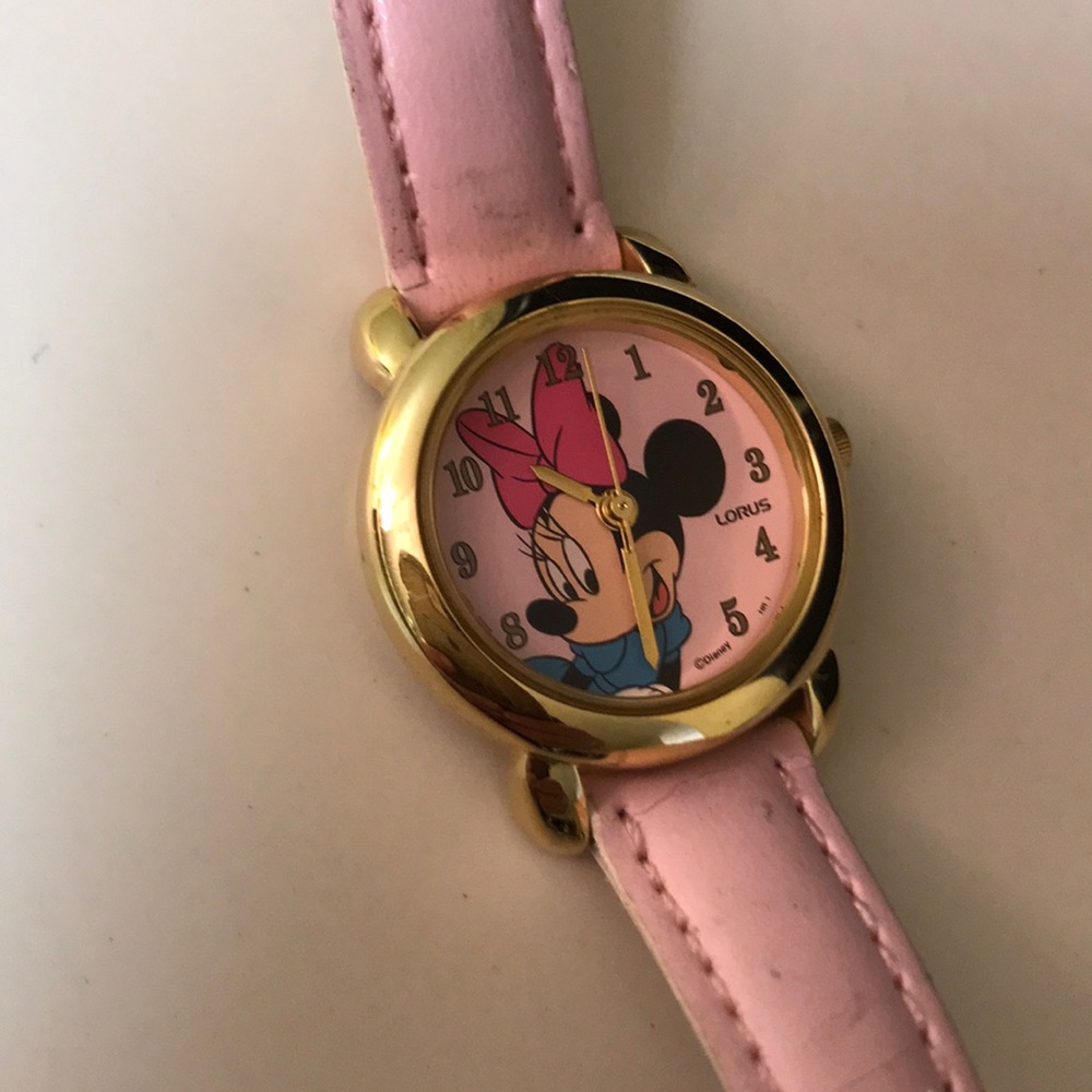 Vintageβ Cutie! Minnie mouse pale pink face watch